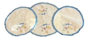 Vintage Hand Embroidery Doiley Set Of 3 Blue & Cream Floral And Basket - Picture 1 of 6