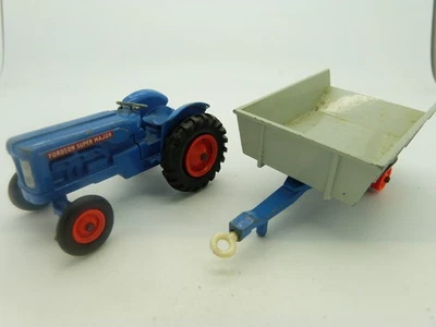 Matchbox Lesney King Size No 11 Fordson Tractor & Trailor loose - Image 1 of 4