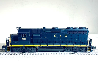 'O' GP-35 Diesel Loco-Low Nose, TMCC: C&O Chesapeake & Ohio #3562 (Atlas 1102-1) - Image 1 of 4