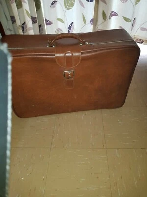 vintage brown leather suitcase,in good condition, a handsome vintage suitcase  - Image 1 of 3