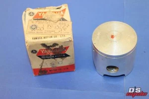 NOS 1974-1976 Yamaha MX125 1974-1976 MX125 Piston 2ND O/S 401-11636-00 - Picture 1 of 7