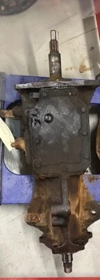 MANUAL 3 SPEED TRANSMISSION 1973 FORD BRONCO- NEEDS REBUILD Foto 1 de 3