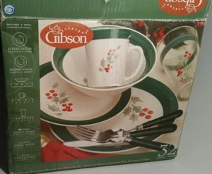 Gibson 32 Pc Christmas Holly and Berries Dinnerware China Service for Four New - Picture 1 of 3