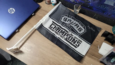 SAN ANTONIO SPURS VINTAGE 2014 CHAMPIONSHIP CAR WINDOW FLAG- NEVER USED Cover