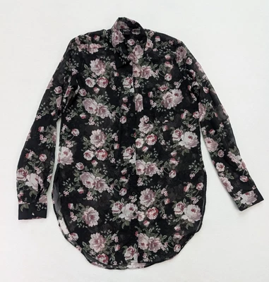Camisa abotonada Rue21 para mujer talla M negra transparente con estampado floral Foto 1 de 4