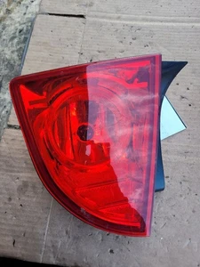 Lente roja montada en un cuarto de luz trasera de pasajero para 08-12 MALIBU 391298 - Imagen 1 de 12
