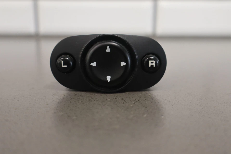 Interruptor de control del espejo retrovisor montado en el panel izquierdo Plymouth Chrysler Prowler 1997-1999 Foto 1 de 4