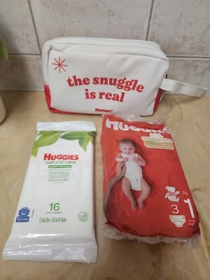Bolsa porta pañales Huggies con asa The Snuggle Is Real promoción con muestras  Foto 1 de 3