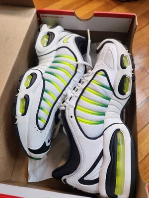 NIKE AIR MAX TAILWIND IV, White/Volt-Black-Aloe Verde, Mens Sz 7.5 AQ2567-10016 - Image 1 of 4