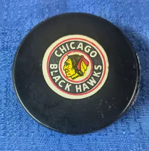 NHL Viceroy Rubber Shield Reverse Chicago Blackhawks game puck V-3 slug 1973-83 - Picture 1 of 3