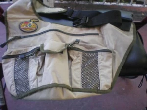Woody Woodpecker Universals Island of Adventure shoulder bag WOODY ADVENTURER - Picture 1 of 8