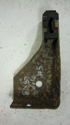 73-87 Chevy GMC TUBO DE ESCAPE MEDIO SOPORTE DE SUSPENSIÓN DE CAMIONES 81-87 GM #5 Foto 1 de 4