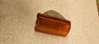 FORD FAIRLANE ORIGINAL FRONT INDICATOR CORNER LIGHT FOR ZJ  ZK - Image 1 of 3