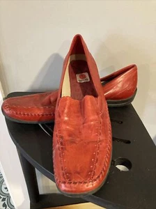 Elites by Walking Cradles Womens Red Leather Slip On Loafers US 9.5 Narrow - Picture 1 of 7