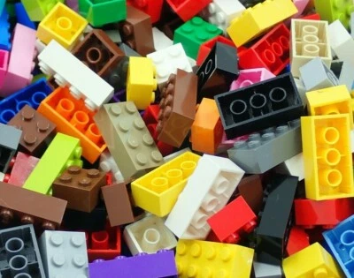 Lego Lot of 100 Bricks 2x2 and 2x4 Assorted Random Colors Classic Bulk - Image 1 of 3