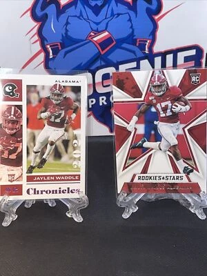 2021 Chronicles Draft Picks XR Jaylen Waddle Pink + Base Chronicles 2 Card Lot - Image 1 of 3