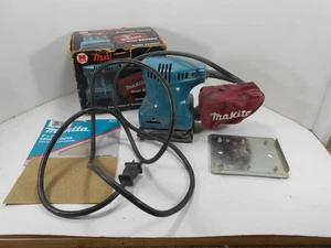 MAKITA FINISHING SANDER With Bag & Sandpaper In Box Model B04550 - Picture 1 of 4