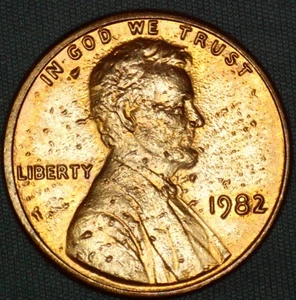 1982 Lincoln Memorial Cent – Plating Blisters Error – Large Date - RD - Ungraded - Picture 1 of 6