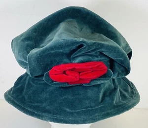 Vintage Green Velvet Girls Hat With Burgundy Flower NEW Size (7-14) - Picture 1 of 3
