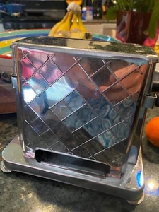 Vintage Electric Toaster Toastess Corp. Montreal Model 202 No Cord Art Deco - Picture 1 of 5