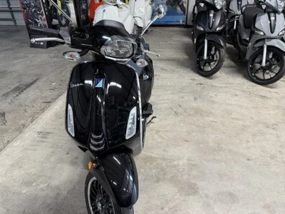 2023 Vespa Sprint 50 - Image 1 of 4