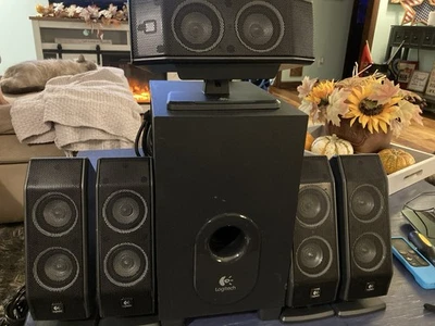 Logitech X-540 5.1 Surround Sound Lautsprechersystem Subwoofer & Fernbedienung PC Computer - Bild 1 von 4