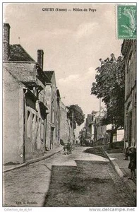 CPA 89 - CHITRY - MILIEU DU VILLAGE - UN ENFANT POUSSE UNE BROUETTE - Imagen 1 de 1