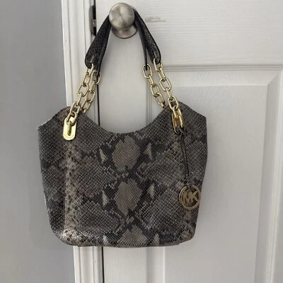 Bolso de hombro Michael Kors estampado de serpiente Foto 1 de 4