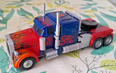 Action Figure Transformers Optimus Prime Electronic Elettronico Autobot 22cm - Immagine 1 di 4