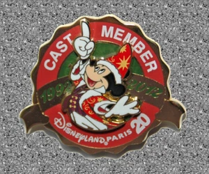 DLP Pin Mickey Christmas Cast Member Pin Trading Logo - Disney Pin LE 2012 - Picture 1 of 1