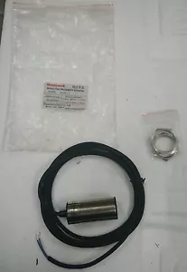 HONEYWELL AB30B10-2 INDUCTIVE PROXIMITY SENSOR 20-250 VAC, 10MM (2 PCS) - Picture 1 of 10