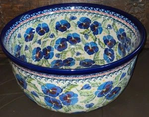POLNISCHE KERAMIK UNIKAT FLORAL BLAU STIEFMÜTTERCHEN GROSSE SERVIER-/SALATSCHÜSSEL, SIGNIERT - Bild 1 von 6