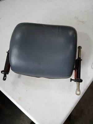 82-85 TOYOTA CELICA GTS o SUPRA ASIENTO REPOSACABEZAS / CUERO ACOLCHADO azul OEM Foto 1 de 4