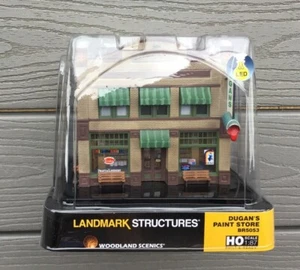 WOODLAND SCENIC 1/87 HO BUILT & READY DUGAN'S PAINT STORE W/ LED LIGHTING 5053 - Bild 1 von 8