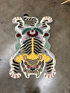 Tibetan Tiger Rug - Royale - 6x4 FEET - Hand Tuffed 100% Wool - Picture 1 of 6
