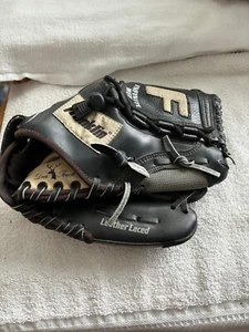 FRANKLIN BLACK BASEBALL GLOVE 4626-10 1/2" GLOVE YOUTH - Picture 1 of 6