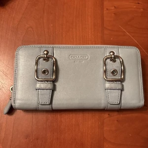 Coach Soho Zoe HIMMELBLAU Leder Doppelschnalle Akkordeon umlaufender Reißverschluss Clutch Geldbörse - Bild 1 von 17