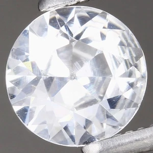 Zafiro blanco térmico natural corte brillante redondo de 0,67 quilates 5,6 mm Madagascar - Imagen 1 de 4