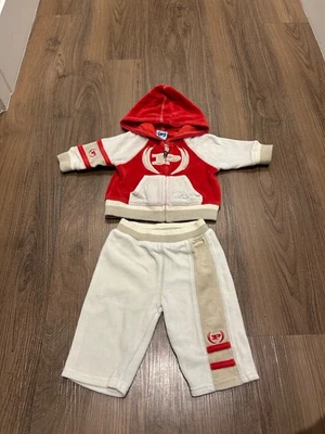 Conjunto de 2 sudaderas de terciopelo Phat Farm de colección para bebé bebé bebé pantalón y top talla 0-3M Foto 1 de 4