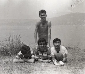 Vintage Photo Guys Shirtless Young Man Bulge Beach Affection Beefcake Gay +9507 - Bild 1 von 2