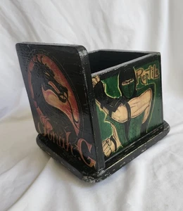 Contenitore scrivania classico anni 90 vintage Mortal Kombat fatto a mano legno dipinto - Foto 1 di 9