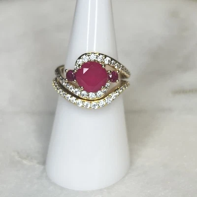 Bomb Party Size 7 Bask In Every Moment LC Pink Sapphire With Quartz Gold Plated - Image 1 of 4
