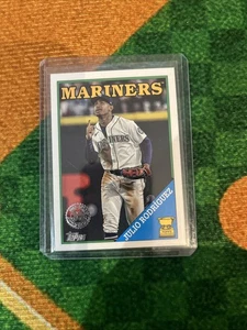 2023 Topps Series 2 - 1988 Topps Baseball Julio Rodriguez #2T88-32 - Bild 1 von 2