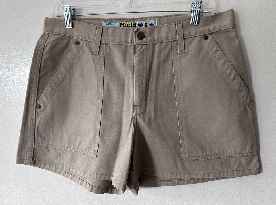 Pantalones cortos chinos Mudd Jeans para mujer 13 caqui tostado 3" entrepierna tiro alto senderismo al aire libre Foto 1 de 4