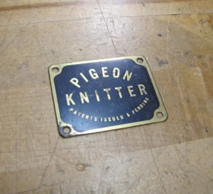 PIGEON KNITTER ORIGINAL ANTIQUE BRASS SEWING MACHINE NAMEPLATE SIGN - Picture 1 of 8