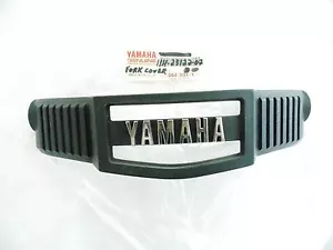 OEM 1982 YAMAHA XZ550 FRONT FORK SUSPENSION COVER PLATE EMBLEM 11H-23122-02 - Picture 1 of 2