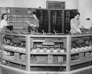AMI Jukebox Automatic Hostess 1940s Studio Vintage 8x10 Reprint Of Old Photo - Bild 1 von 1