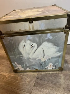 Caja de juguetes vintage años 80 almacenamiento cofre baúl cisnes - Imagen 1 de 11