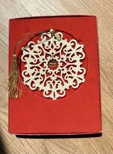 Lenox: 1999 Annual Christmas Ornament "Snowflake Fantasies" Snowflake - Picture 1 of 7