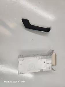 NOS w201 left door pull handle in black Mercedes 84-93 190E 190d. 20181003519045 - Picture 1 of 5